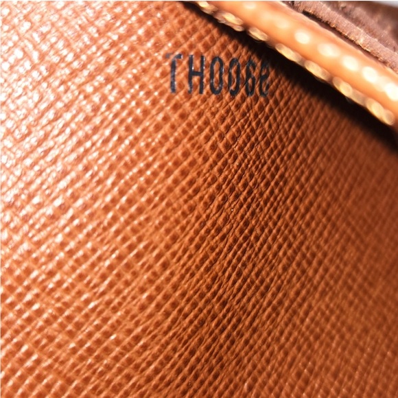 Louis Vuitton Sarah Classic Monogram Brown Wallet - Picture 8 of 12